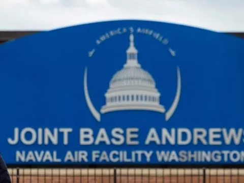 Mở gói bột lạ, nhiều người tại căn cứ quân sự Mỹ phải nhập viện