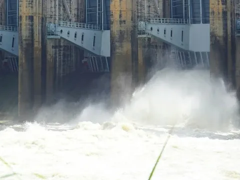 Hồ thủy điện lớn nhất miền Nam xả lũ tăng gấp 3 lần, cảnh báo ngập úng