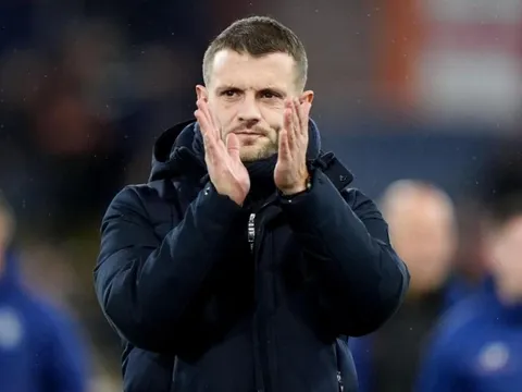 HLV Wilshere thăng hoa