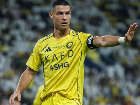 Ronaldo tạo cột mốc lịch sử