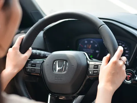 Khó khăn bủa vây hãng xe Honda