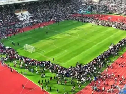 Hình ảnh khó tin của bóng đá Thái Lan