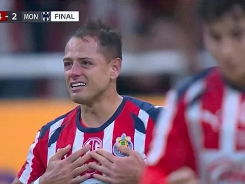 Chicharito bật khóc sau 8 tháng 'tịt ngòi'