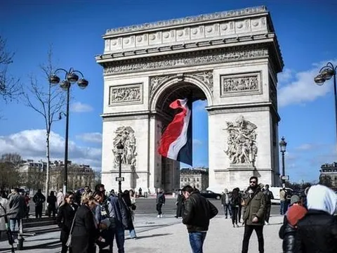 Ngày càng nhiều gia đình rời bỏ 'kinh đô ánh sáng'