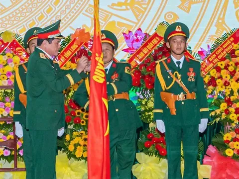 Trường Quân sự Quân khu 9 đón nhận Huân chương Bảo vệ Tổ quốc hạng nhì