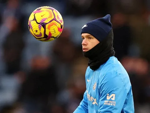 Mudryk tái xuất giữa tâm bão doping