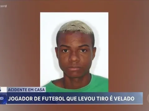 Cầu thủ Brazil bị em trai vô tình bắn chết