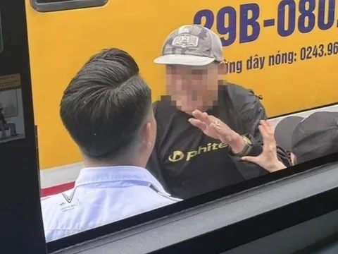 Cô gái đấm kẻ sàm sỡ mình ở bến xe buýt Mỹ Đình