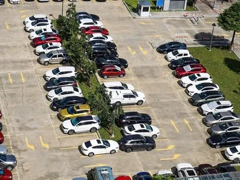 Đà Nẵng thanh lý 5 ô tô công, giá 15 triệu đồng/chiếc