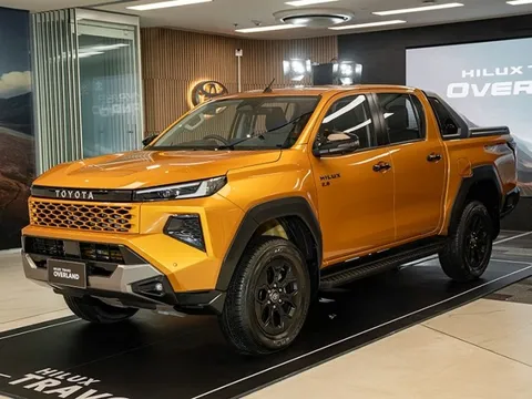 Toyota Hilux 2026 khác thế nào bản cũ?