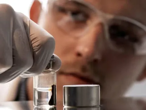 Lo sợ 1 triệu việc làm bị thổi bay, nền kinh tế lớn thứ 3 thế giới tìm cách tái chế đất hiếm nhưng ‘mọi thứ đều bị Trung Quốc bao vây’