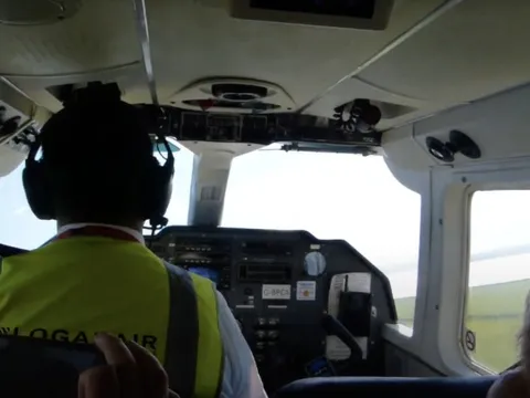 Chuyến bay chưa đến 1 phút đã hạ cánh