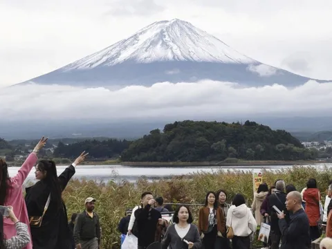Nhật Bản cân nhắc tăng gấp ba thuế xuất cảnh cho du khách
