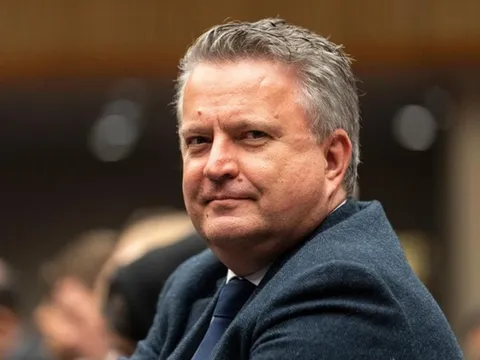 Ukraine dừng đàm phán hòa bình với Nga