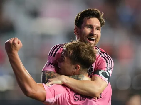 Messi và bức ảnh làm rung chuyển Barcelona