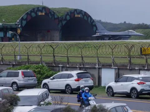 Mỹ 'chốt' hợp đồng vũ khí khủng cho Đài Loan