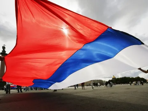 Nga thua kiện Australia