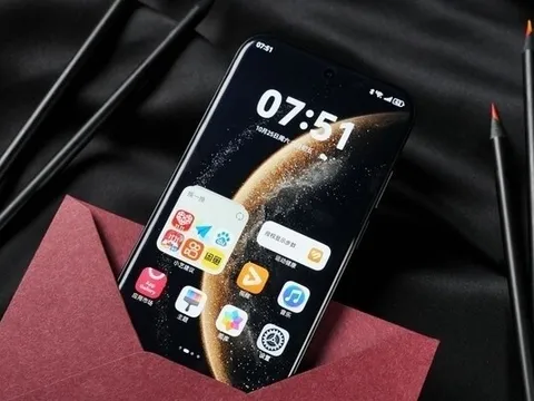 Thành công bất ngờ của điện thoại Huawei siêu mỏng
