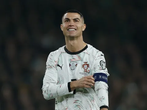Ronaldo bị đuổi bao nhiêu lần trong sự nghiệp?