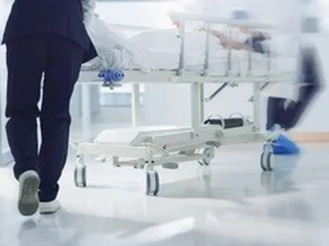 Nam sinh 16 tuổi suýt mất của quý sau cơn đau vùng kín đột ngột