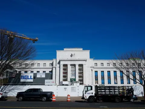 Hàng loạt quan chức phát biểu cứng rắn, dự đoán kịch bản Fed không cắt giảm lãi suất tăng vọt