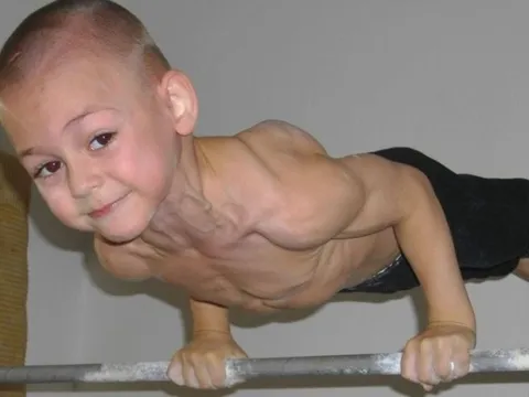 Những 'quái vật thể hình' nhí giờ ra sao?