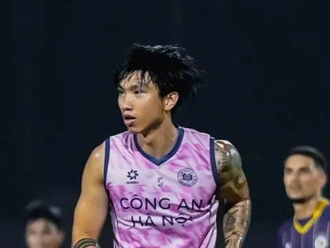 Đoàn Văn Hậu lại ra sân cho CLB CAHN