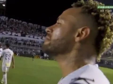 Neymar khóc trong ngày Santos tạo địa chấn