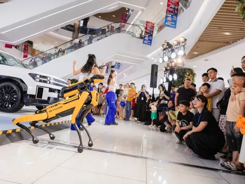 Điểm nhấn Robot Spot tại sự kiện trưng bày xe của Hyundai Thành Công