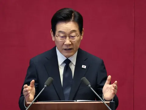 Tổng thống Hàn Quốc tuyên chiến 'công trường tử thần'