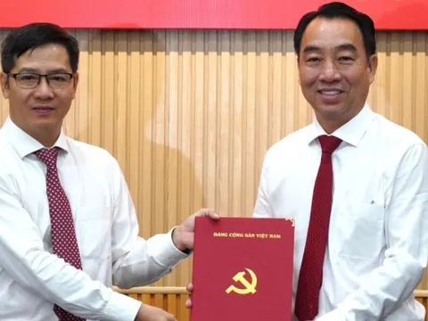 Chủ tịch UBND tỉnh Vĩnh Long làm Phó Bí thư Tỉnh ủy Cà Mau