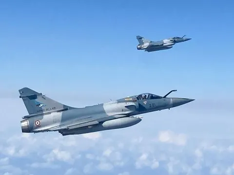 Ukraine khoe tiêm kích Mirage 2000, sẵn sàng đối đầu Nga trên không
