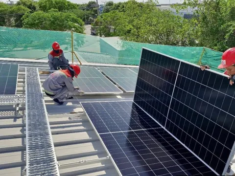 Đề xuất phạt lắp điện mặt trời mái nhà lên tới 20 triệu đồng nếu không thông báo