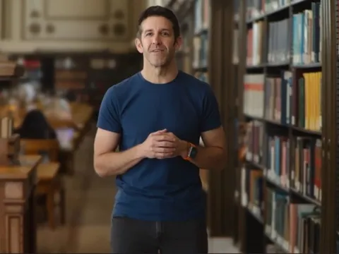 Chân dung kỹ sư cơ khí sinh năm 1975 có tiềm năng thế chỗ Tim Cook, trở thành CEO đế chế Apple trị giá 4.000 tỷ USD