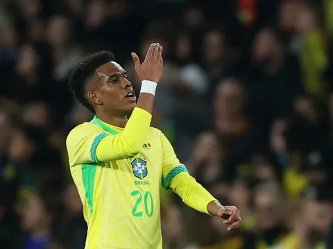 Estevao cứu Brazil khỏi thất bại bẽ mặt