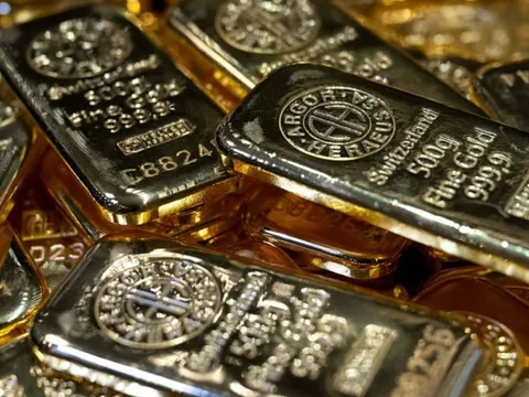 Giá tăng nóng, giới nhà giàu không bán mà đổ xô mang vàng thỏi đi cho thuê, tính lãi lên đến 5%, đi ngược quan niệm truyền thống