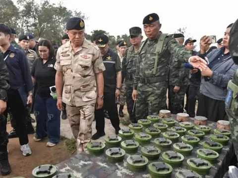 Thái Lan đẩy nhanh hoạt động rà phá bom mìn ở biên giới, chờ Campuchia phối hợp