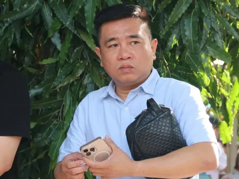 'Team châu Phi', gia đình Hằng Du Mục đến phiên tòa xét xử vụ kẹo Kera