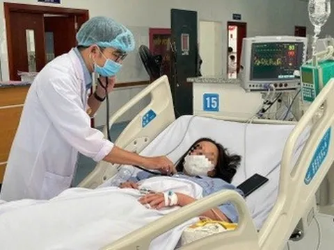 Cô gái 19 tuổi ba lần sốc nặng, suýt qua đời vì sốt xuất huyết