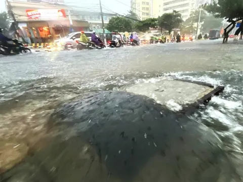 15 người chết và mất tích do mưa lũ ở miền Trung