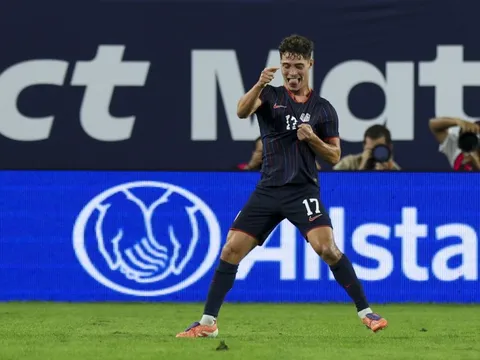 Tuyển Mỹ gây sốc khi hủy diệt Uruguay