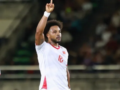 Xuân Son tỏa sáng trong ngày trở lại sân cỏ