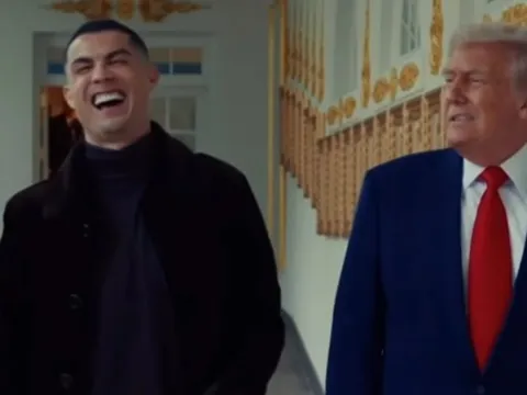 Ông Trump khiến Ronaldo cười nghiêng ngả
