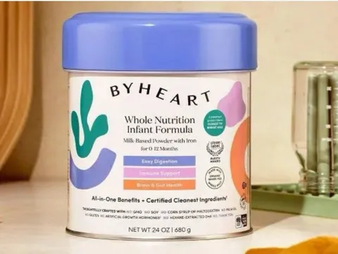 Sữa làm 31 trẻ ngộ độc botulinum vẫn xuất hiện trên sàn thương mại điện tử