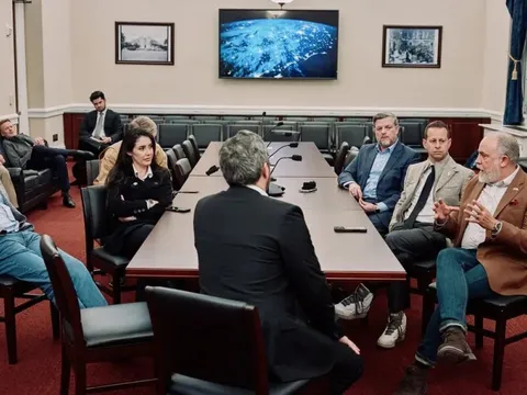 Phim tài liệu mới về hiện tượng bí ẩn UFO được trình chiếu tại Quốc hội Mỹ