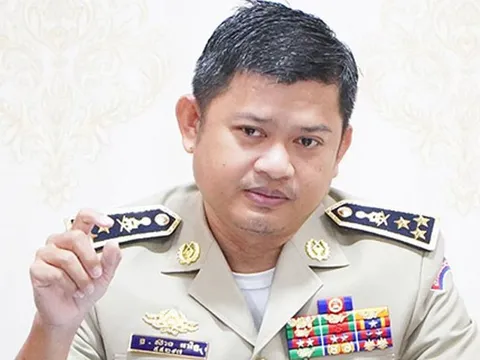 Trung tướng cảnh sát 29 tuổi lăng mạ cấp dưới vì... phải ký quá nhiều giấy tờ: Bộ Nội vụ Campuchia vào cuộc