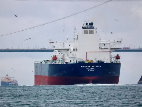 Gần 50 triệu thùng dầu Nga 'trôi nổi' trên biển: Chuyện gì đang xảy ra?