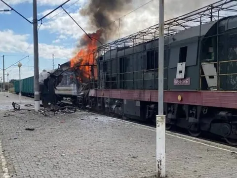 Ukraine đóng cửa vài ga, mạng lưới đường sắt lùi dần về phía tây