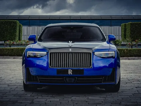 Rolls-Royce Black Badge Ghost độc bản dành cho game thủ