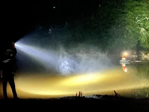 Tìm thấy thi thể tài xế xe đầu kéo bị lũ cuốn ở Quảng Trị cách hiện trường hơn 30km